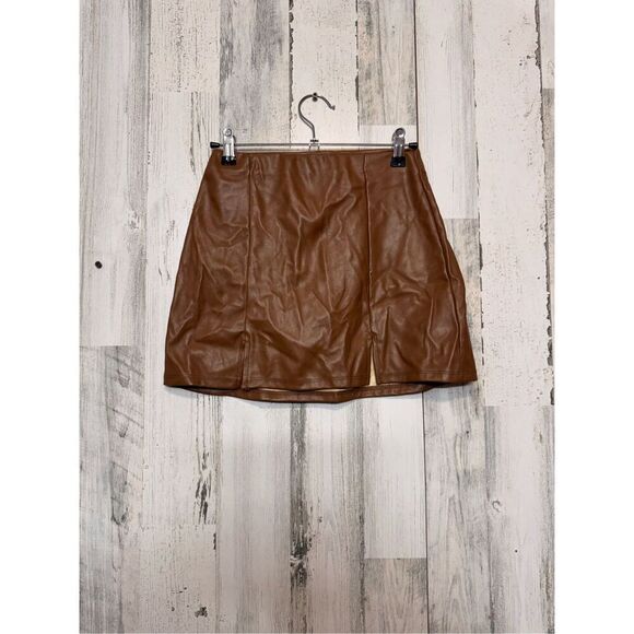 Hayley & June faux leather brown mini skirt size small - Picture 2 of 7